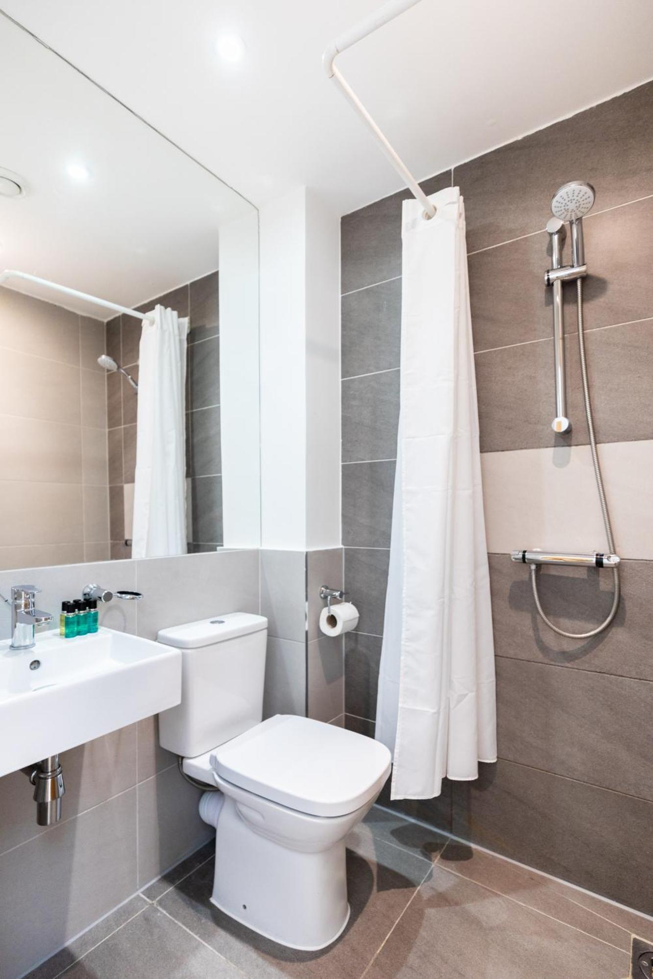 Clarges- Hsk Suites Лондон Экстерьер фото